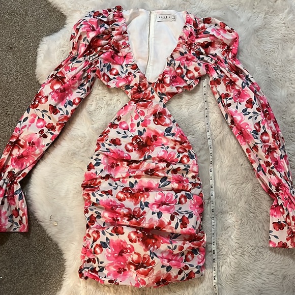 RED AND PINK FLORAL CUT OUT MINI DRESS WITH VOLUME RUFFLE SLEEVES - Picture 10 of 11